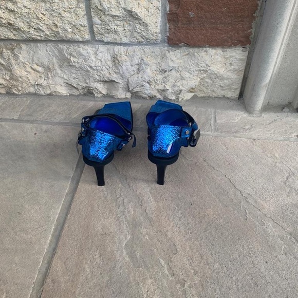 Loriblu strappy wide foot heels. Made in Italy - Picture 2 of 3